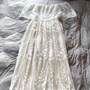 Baltic Born off shoulder white lace dress with cream under lining. Size XL.